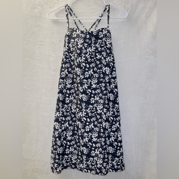 Krimson Klover Black Floral Print Criss Cross Strap Athletic Dress Swim Cover Up - Picture 1 of 6
